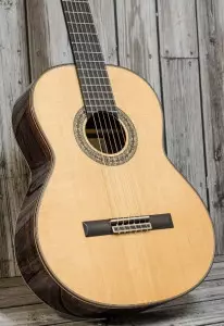 صدای گیتار کلاسیک آدمیرا